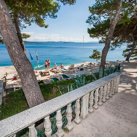 Agava Hotell 3*